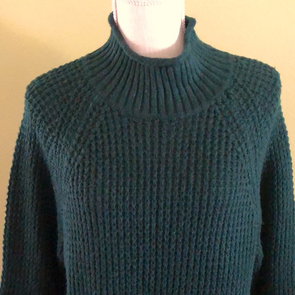 🔥NWT🔥 American Eagle Outfitters Mock Turtleneck Women’s Sweater - Picture 1 of 7